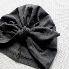 Jak uszyć czapkę turban z kokardą - proste kroki i porady